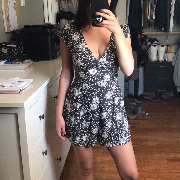 Urban Outfitters Pants - UO Hawaiian print romper